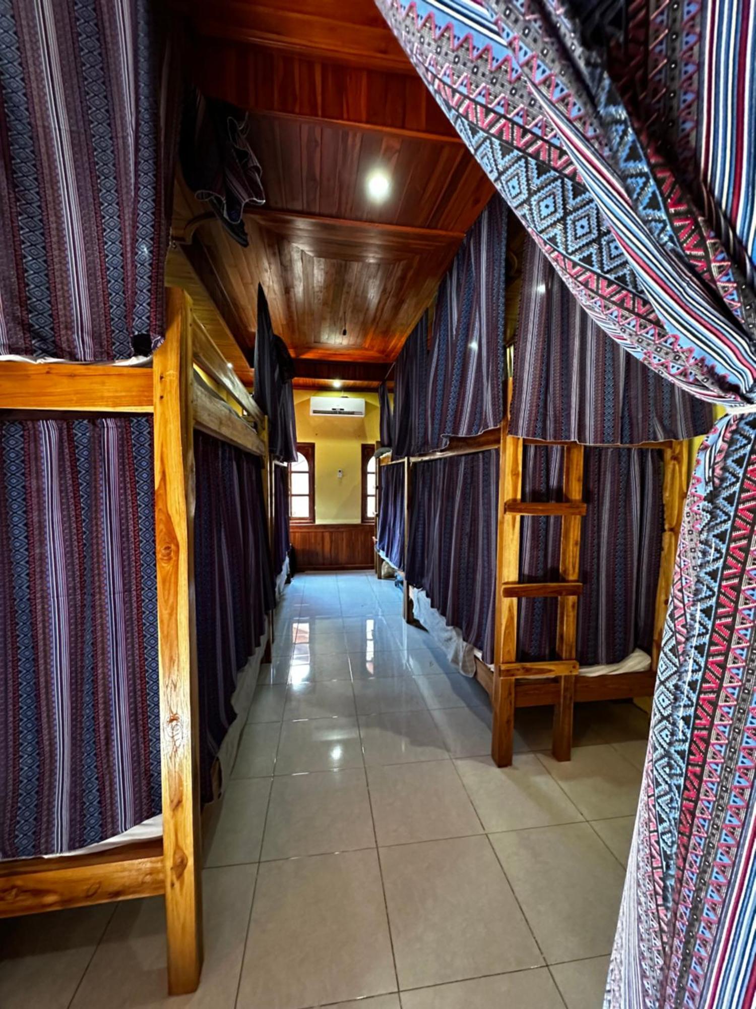 Hostel La Casa Nostra Luang Prabang Exterior foto
